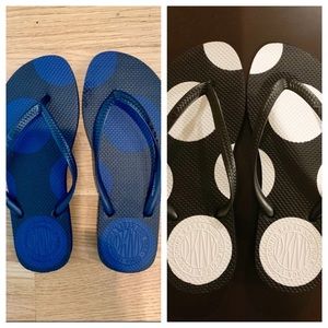 DKNY Women’s Flip Flops. Size 6 Bundle